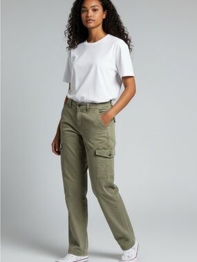 American Eagle Outfitters Olive Green Straight-Leg Cargo Pants